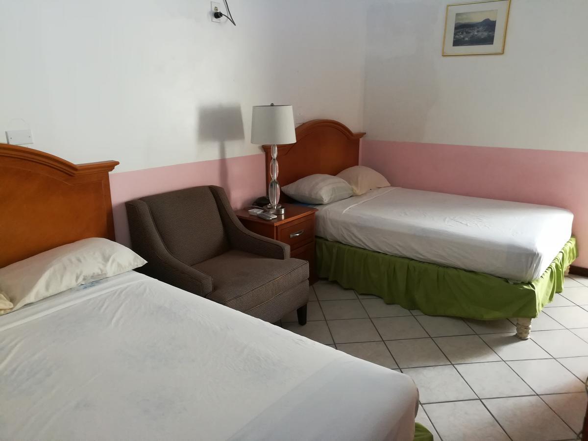 Inn La Galleria Five Islands Village Extérieur photo